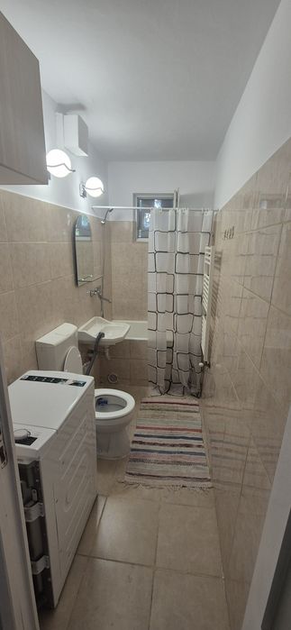 Inchiriez Ap 3 camere Dambu.