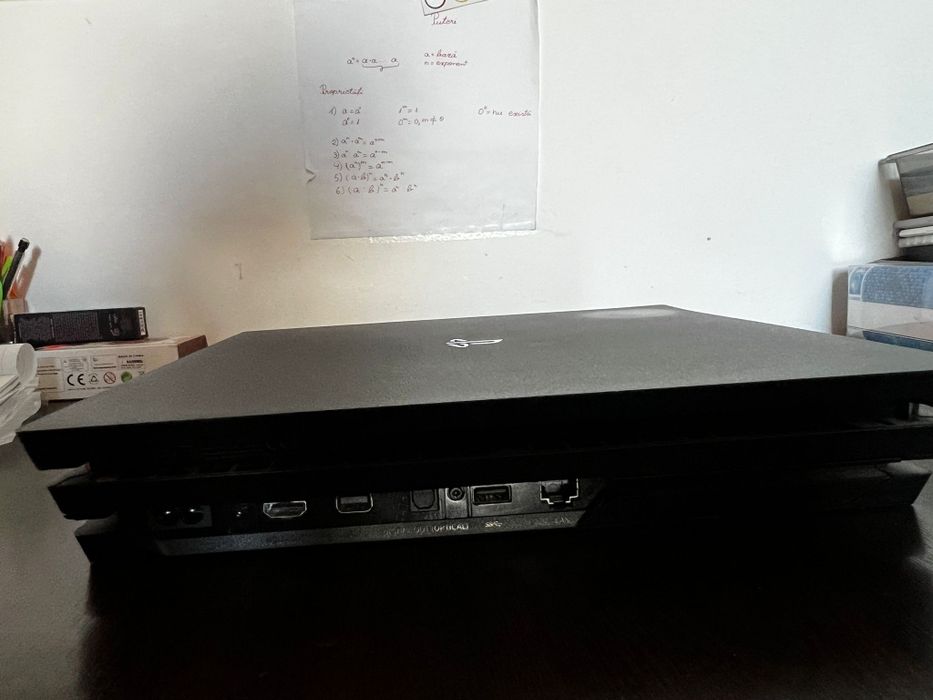 Vând PS 4 pro FARA SUNET DE BOBINĂ  ( vine la pachet cu Minecraft, GTA 5, Uncharted 4 și NFS heat)