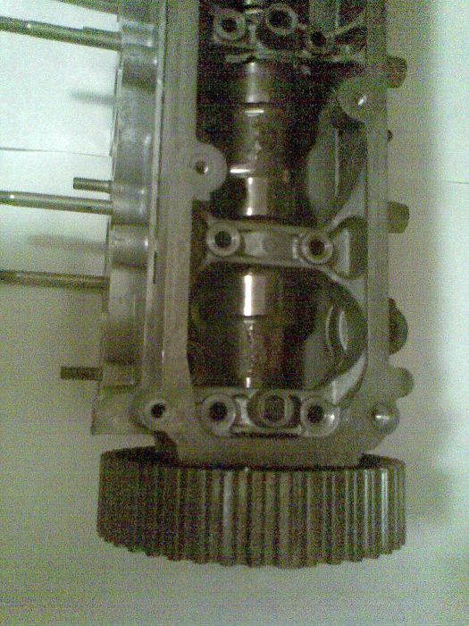 Продавам глава за Пежо 307 HDI