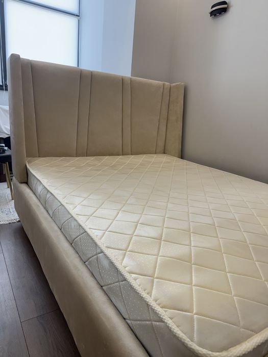 Продам спальный гарнитур