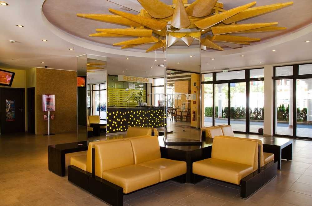 Едностаен апартамент в  луксозен комплекс " Роял Сан" център на курорт