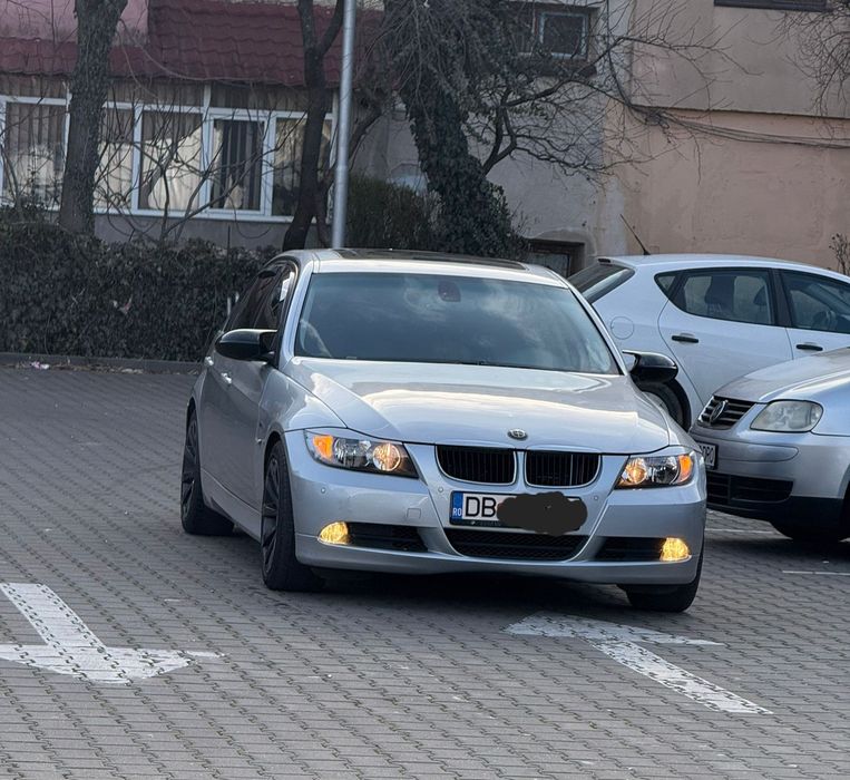 BMW e90 320i automat