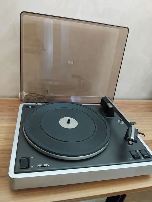 Грамофони 3 различни модела