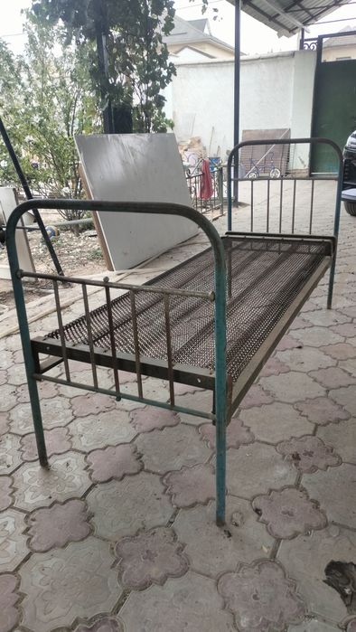 Кровать железный
