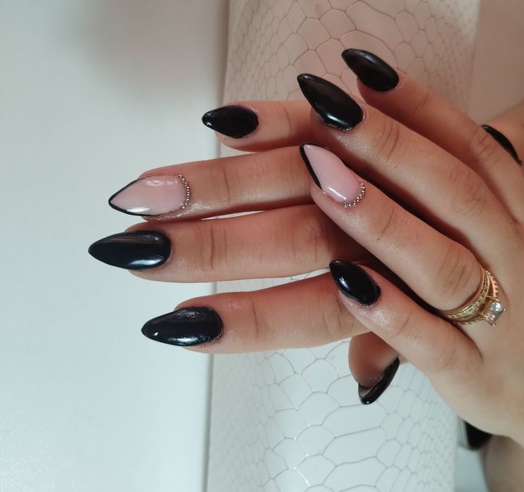 Unghii cu gel / oja semipermanenta