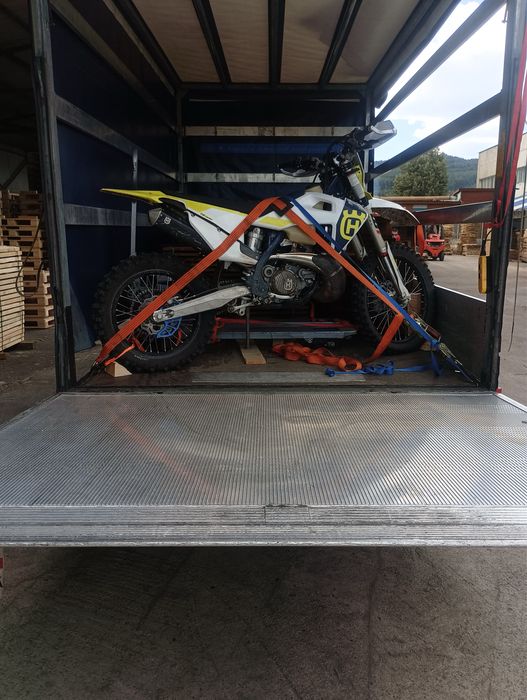 Транспорт с бус до 3.5т. С падащ борд // 8 палетен