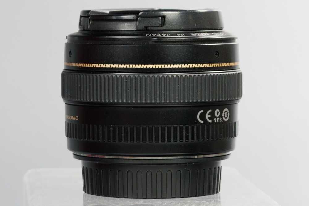 Canon EF 50 f/1.4 USM