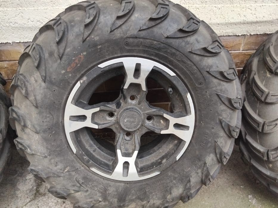 Vând set roți CF moto,noi