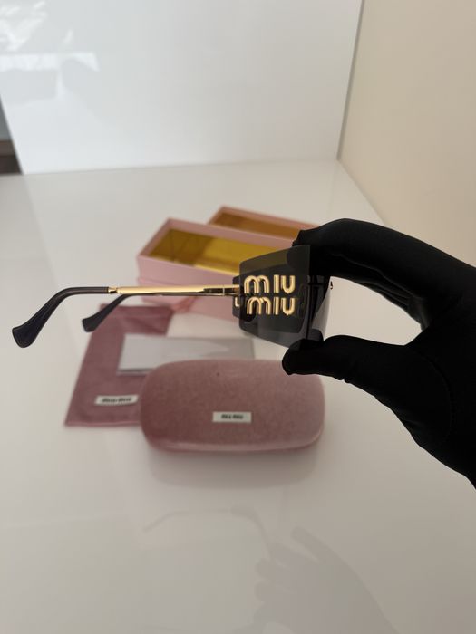 Дамски слънчеви очила Miu Miu
