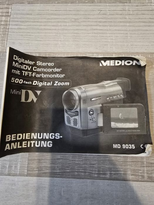 Vând cameră video Medion