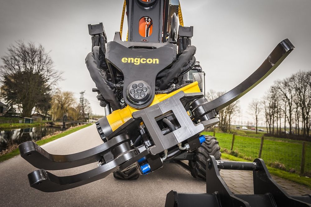 EW140E Uzbda yagona tiltrotatorlik ekskovator xizmati Toshkent boylab