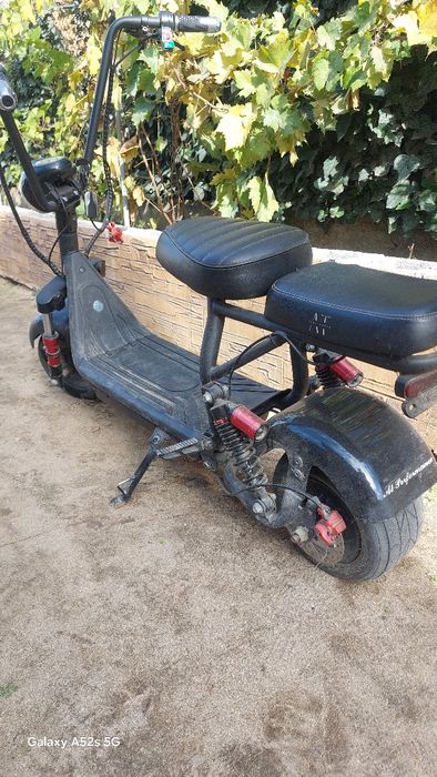 Vând mini trotineta electrica copii