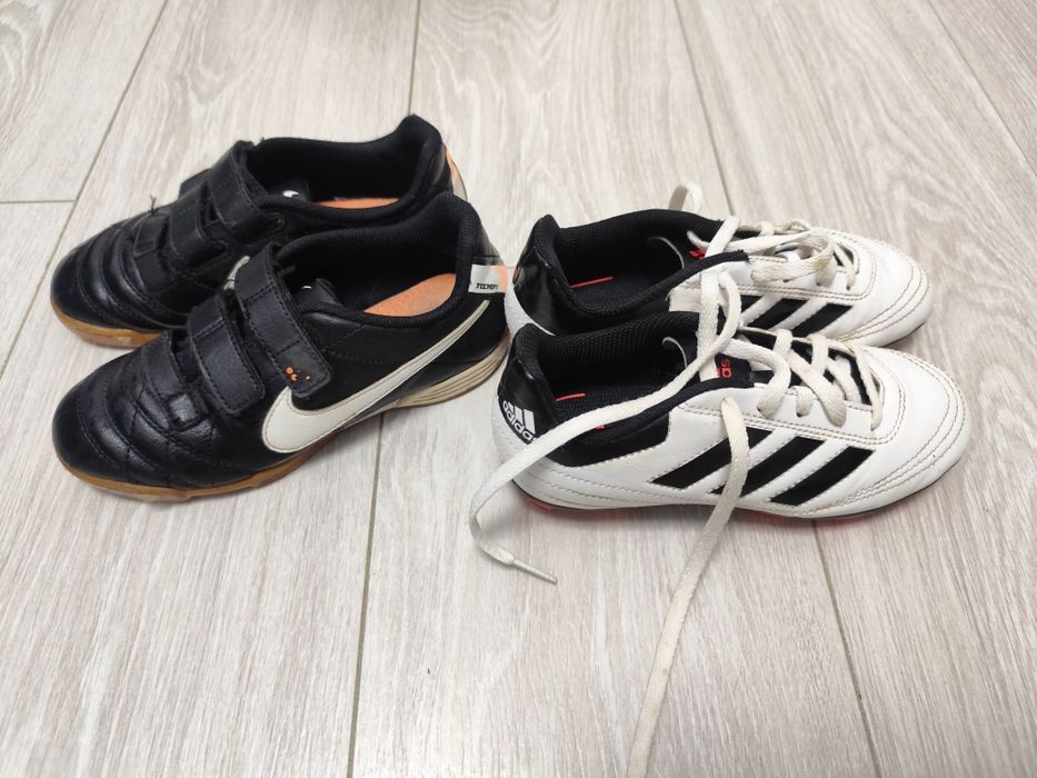 Adidasi Nike și Adidas cu crampoane