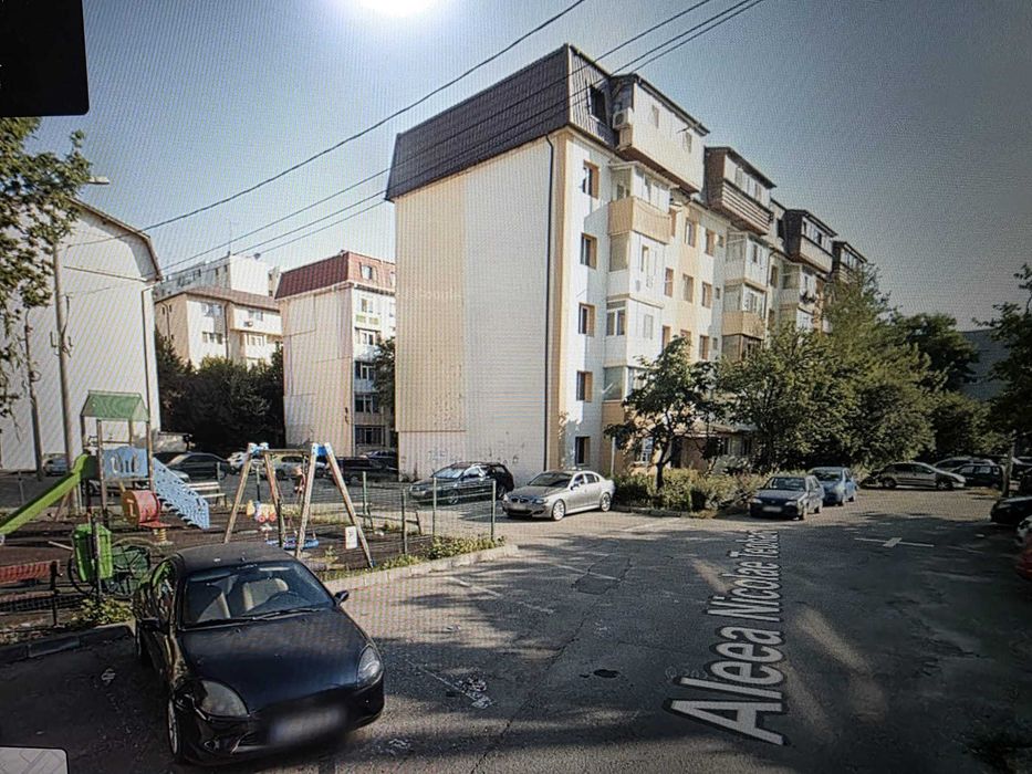 Apartament 3 camere str. Banatului 48m, etaj 1, langa LIDL. Proprietar
