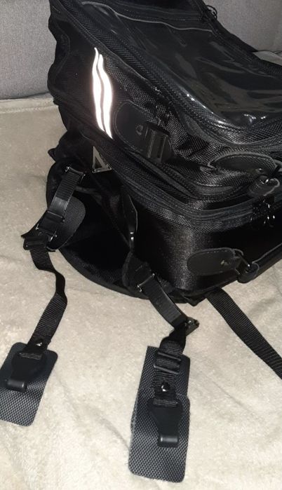 Geanta moto pe  rezervor