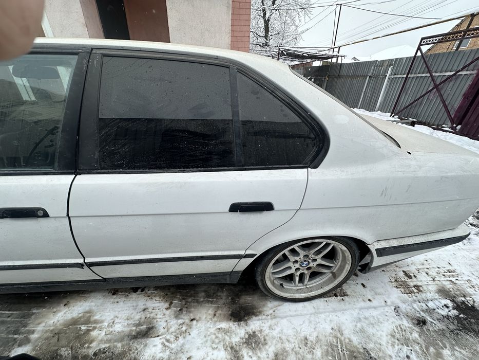 В продаже е34 2,5 мкпп