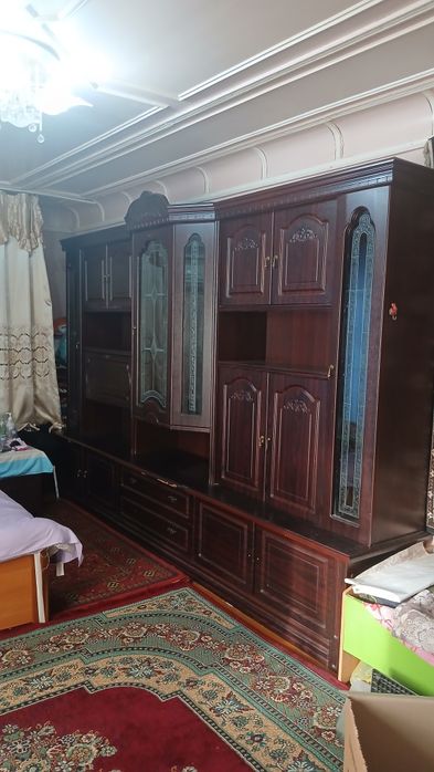 Mebel stenka xolati yaxshi