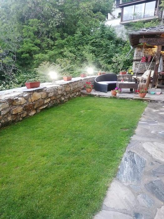 Озеленяване и поддръжка на дворове Пловдив