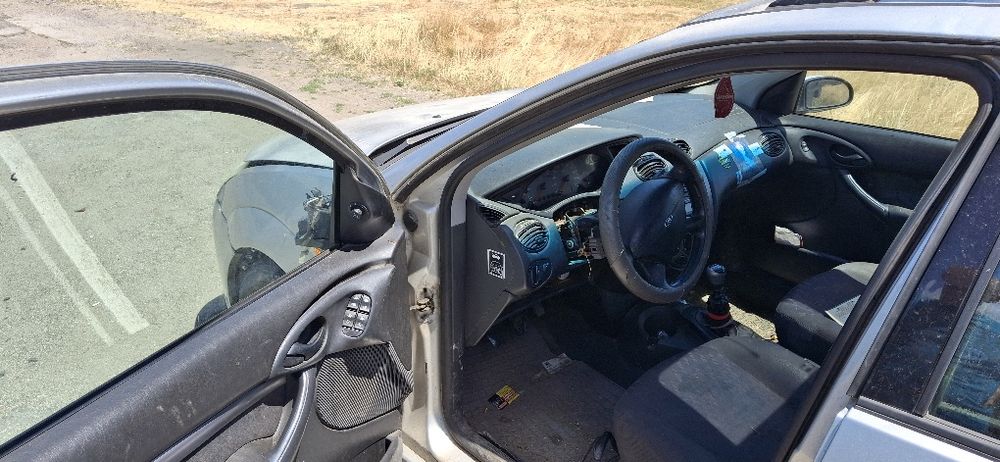Ford Focus 2.0 бензин 1999г. За части