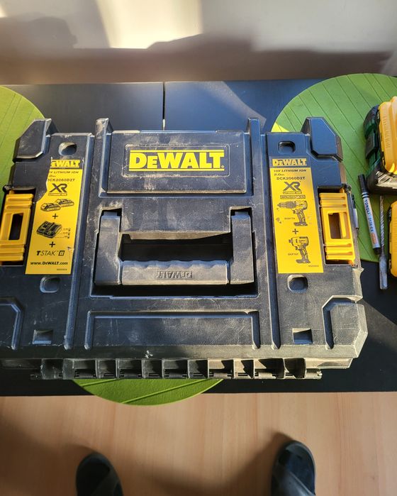 Dewalt Комплект Винтоверт и Импакт допълнителни батерии