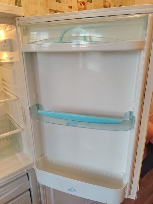 Холодильник Stinol RF305A