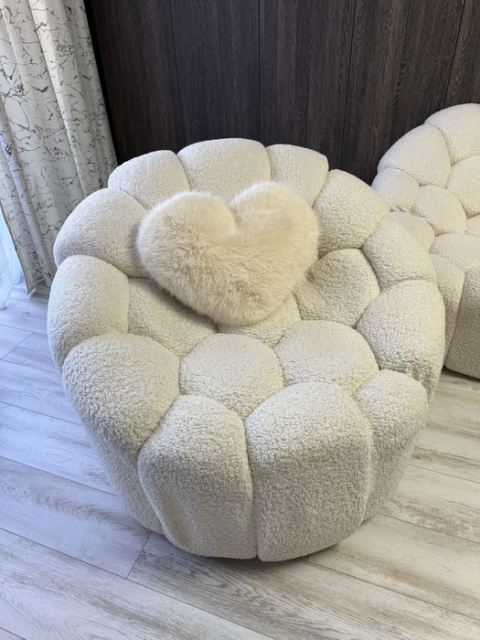 Set Canapea + 2 fotolii, material boucle, bej, în stare perfectă