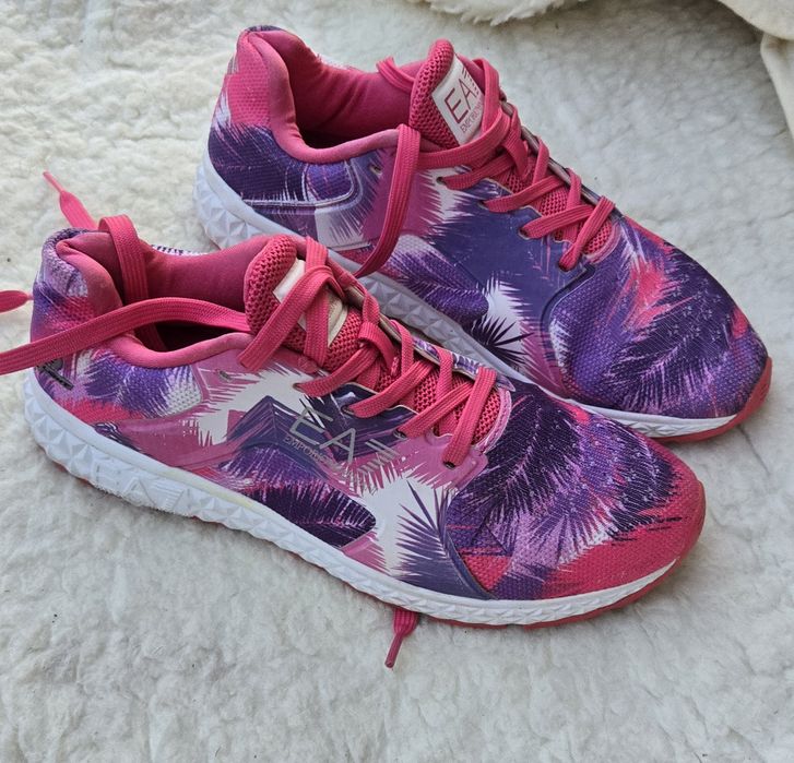 Emporio Armani оригинални дамски сникърси 37 1/3