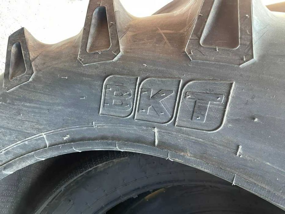 Cauciucuri noi marca BKT de tractor spate cu 8PR 14.00-38