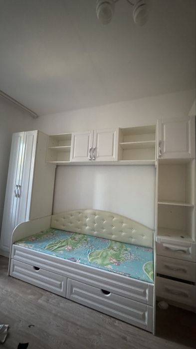 Продам подростковый спальный гарнитур