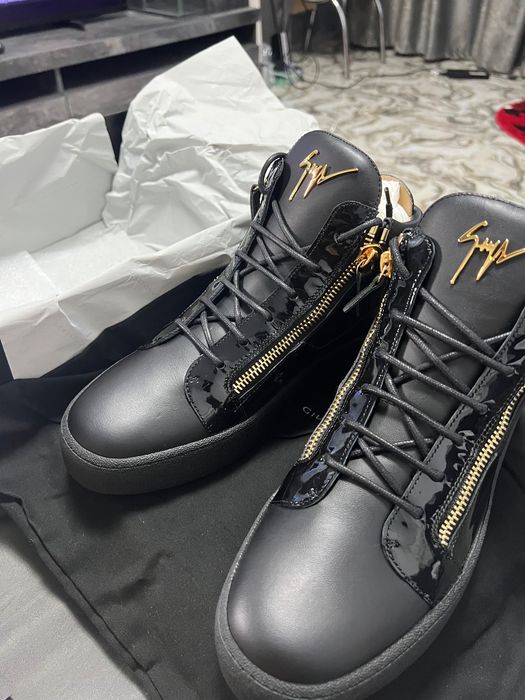 Giuseppe zanotti - URGENT