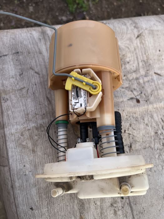 Бензинова помпа за Рено Клио II (1998 – 2005)