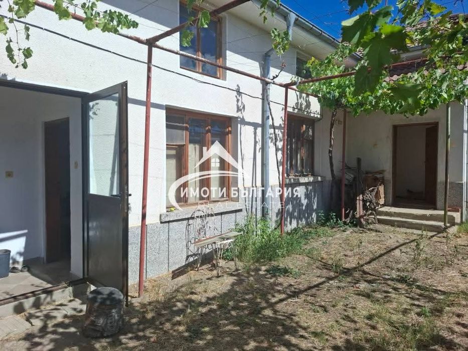 Къща в с.Кърнаре, общ.Пловдив