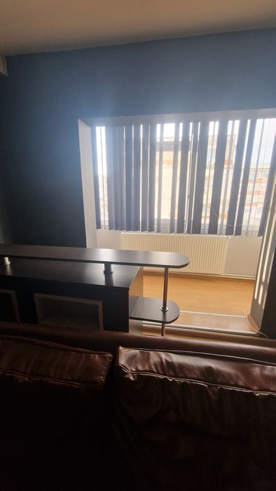 Închiriez apartament 3 camere