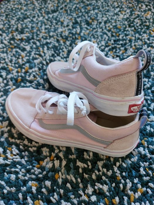 Дамски светлорозови кецове Vans 36.5