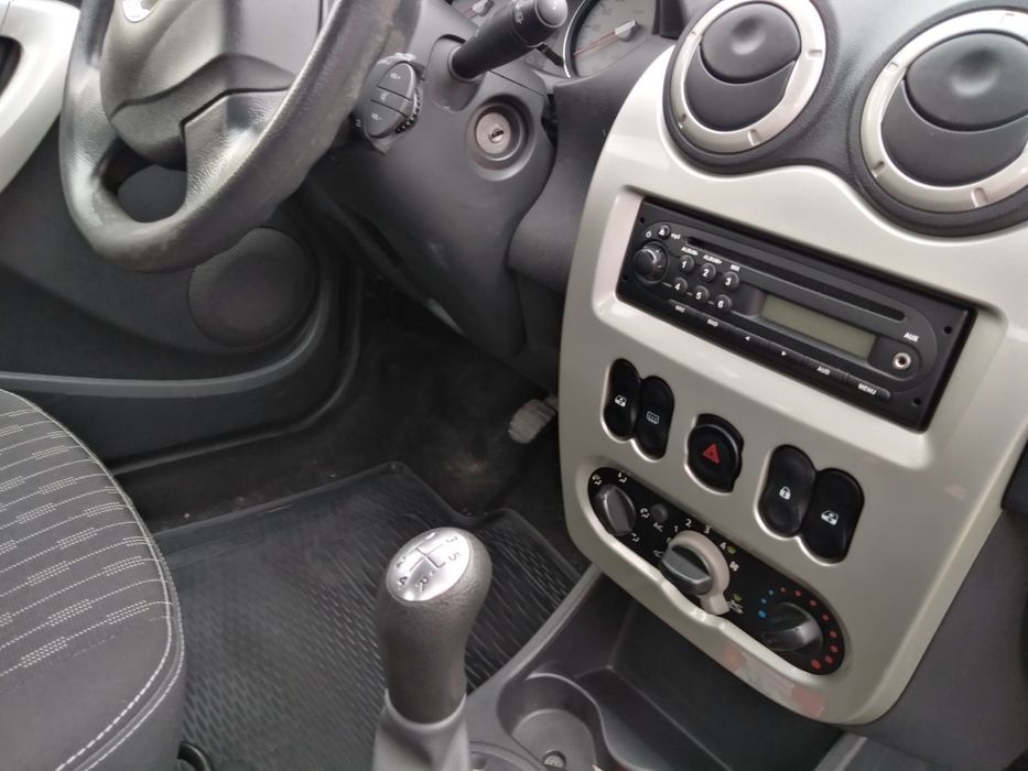 VÂND DACIA SANDERO EURO 5 ÎN stare foarte bună!