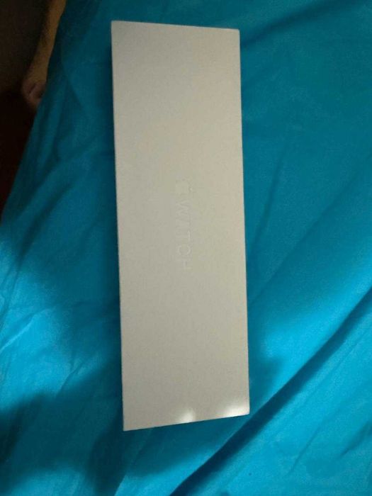 Чисто нов Apple Watch Series 11 42mm Ti Gold