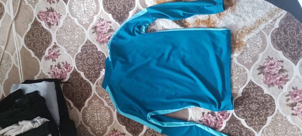 Продавам nike спортна блуза