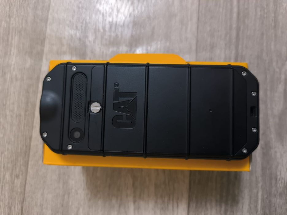 Телефон CAT новый