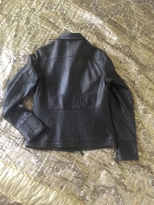 куртки и пиджаки. Изделия из кожи