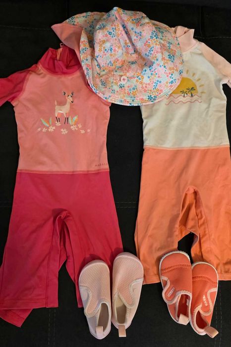 LOT costume de baie, papucei plaja, palarie pentru bebe 18 24 luni