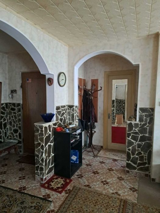 Apartament 3 camere decomandate, etaj 3, in Comanesti