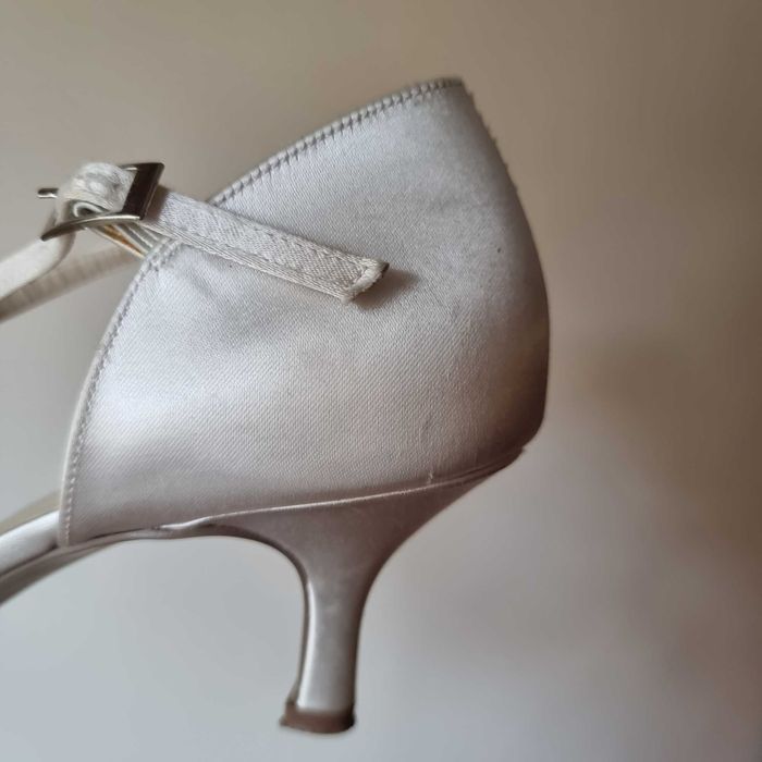 Булчински обувки на ток от сатен, размер 37 (бели сватбени сандали)