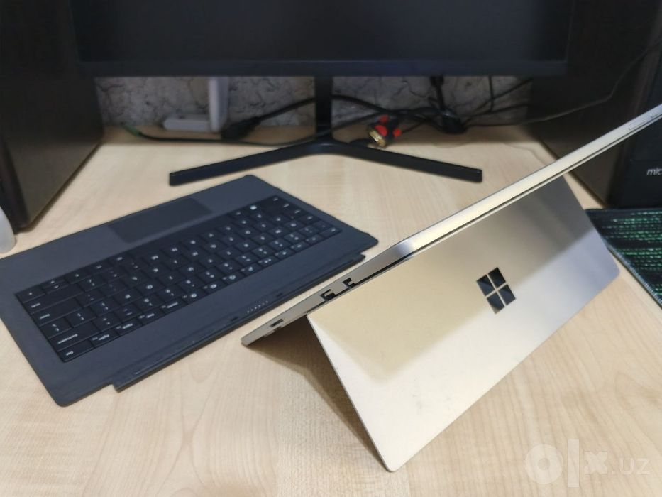 Microsoft Surface Pro 12,3" 2,5K Touch/CORE™ i5 - 7300U/8GB/256GB NVMe