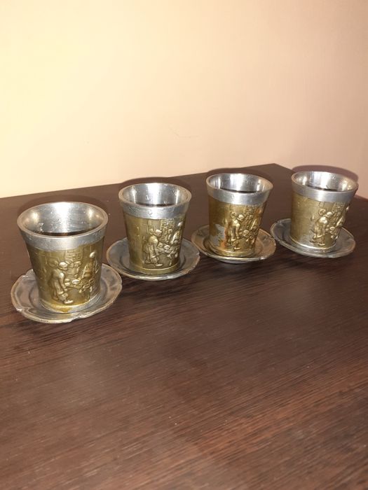 Сервиз от калаени чаши за ракия