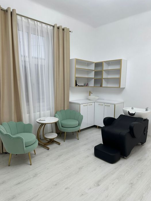Se vinde ,salon de coafură !