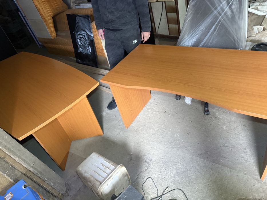 Офис бюра и шкафове-запазени,подходящи за офис или домашен кабинет