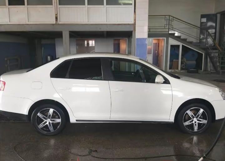 Продам Volkswagen Jetta 2008