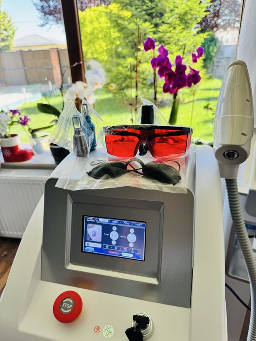 Laser Picosecon 1 milion impulsuri Carbon Peel Rejuvenare Faciala