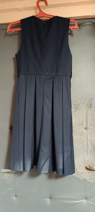 Продам школьный сарафан