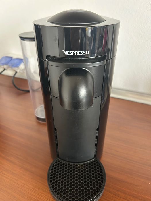 Espressor cafea Nespresso Vertuo Plus Negru - stare impecabila (Stecher RO)